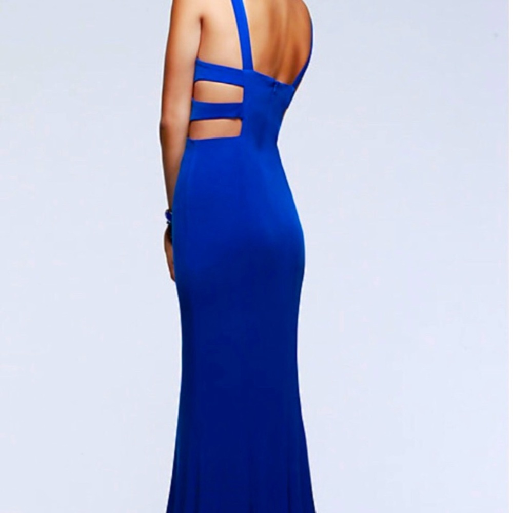 Stunning cobalt blue Faviana formal dress!